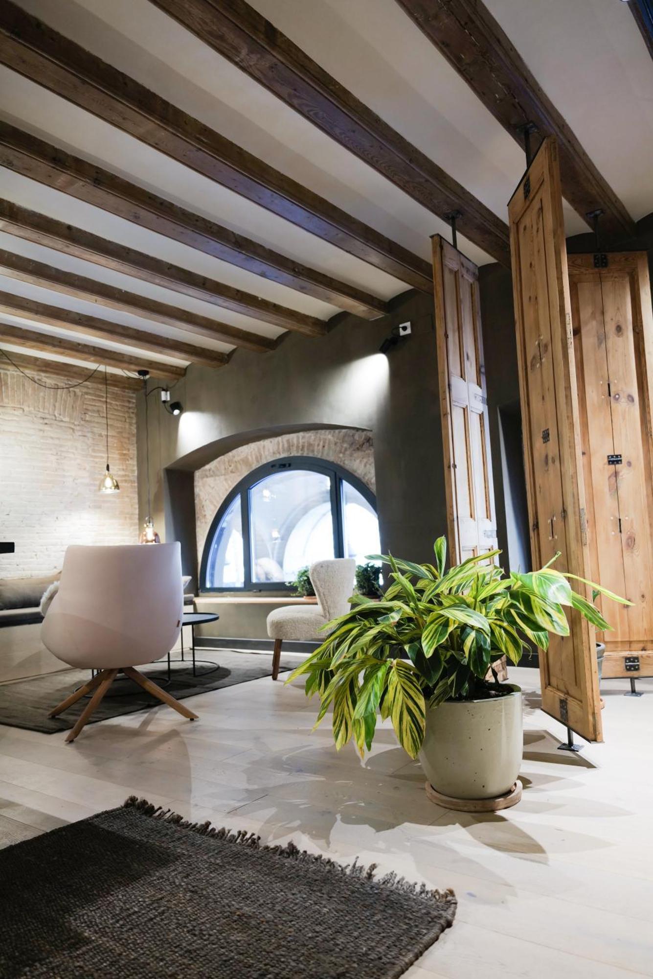 Hostal Porxos Garden Барселона Экстерьер фото
